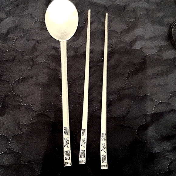 .990 ag silver chopsticks and spoon set